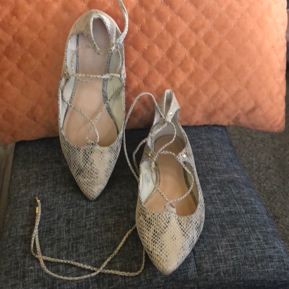 Faux snakeskin flat with ankle lacing - Picture 2 of 4